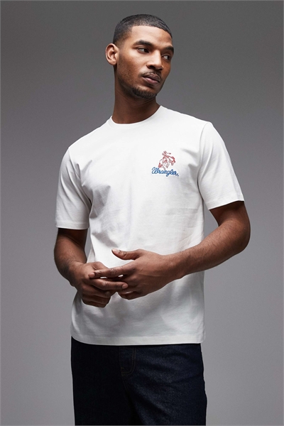 Футболка с вышивкой артикул 154743316