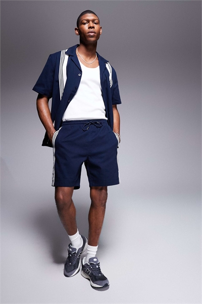 Трикотажные шорты с логотипом и полосками co-ord артикул 141637885