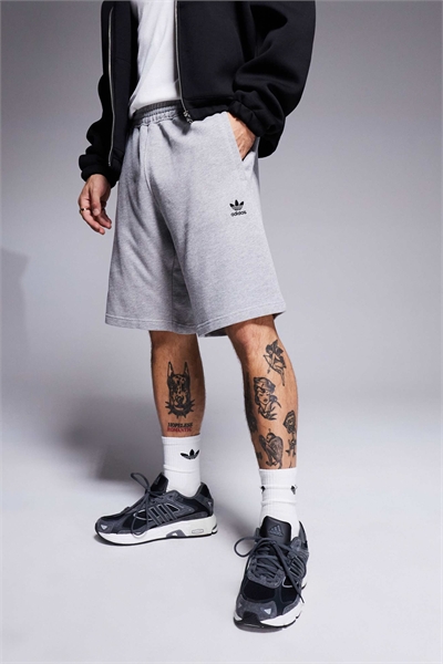 Незаменимые шорты артикул 134404697