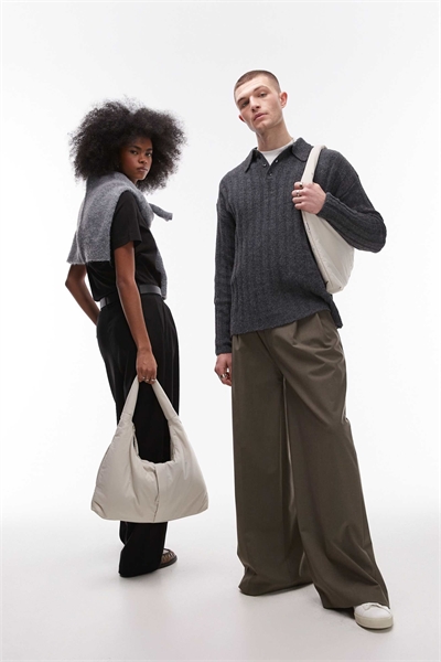 Большая нейлоновая сумка через плечо Nico песочного цвета артикул 141245175