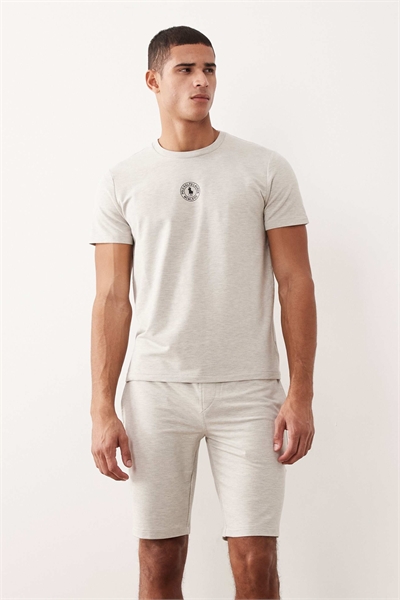 Шорты для отдыха с логотипом в виде значка, с поясом в тон и зауженным кроем артикул 148378693