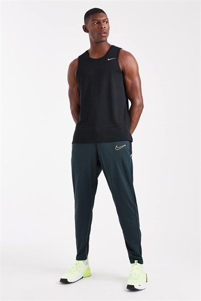 Джоггеры Academy 25 из ткани Dri-FIT артикул 147140957