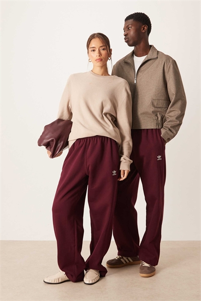 Незаменимые джоггеры с открытым подолом бордового цвета артикул 150172589