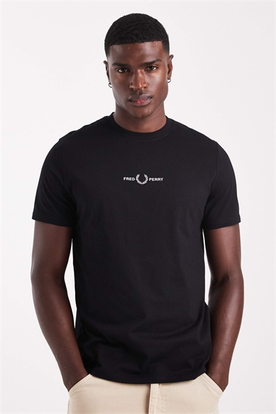 Футболка с вышивкой артикул 150264633