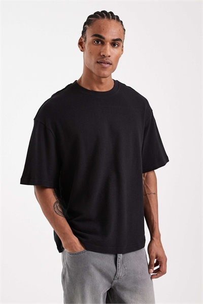 Футболка свободного кроя артикул 153807655