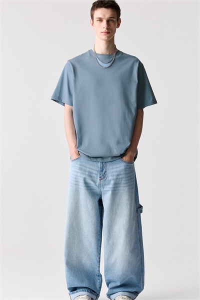 Простая хлопковая футболка с короткими рукавами артикул 154640148