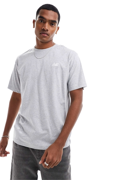 Футболка New Balance с небольшим логотипом артикул 132765434