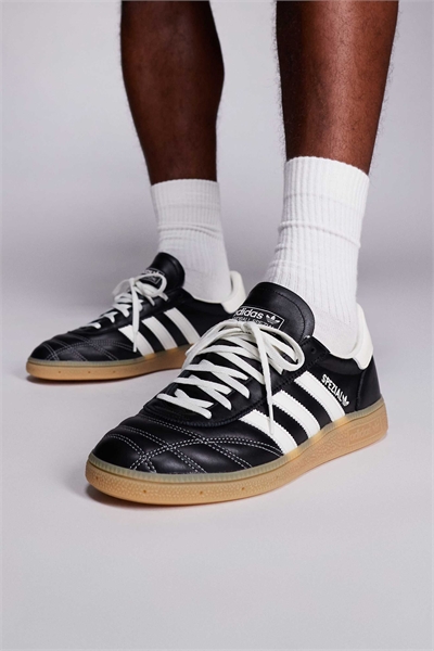 Специалисты по гандболу артикул 141934148