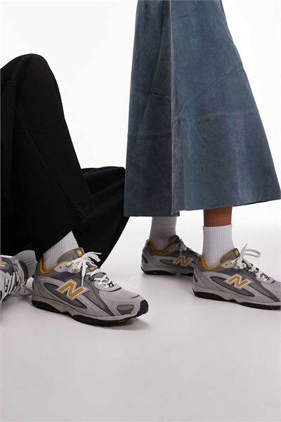 Кроссовки унисекс 204L артикул 147404697