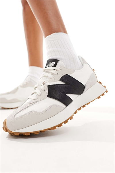 327 пар кроссовок с резиновой подошвой артикул 133197390