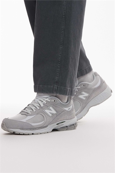 Кроссовки унисекс 2002 года артикул 142822505