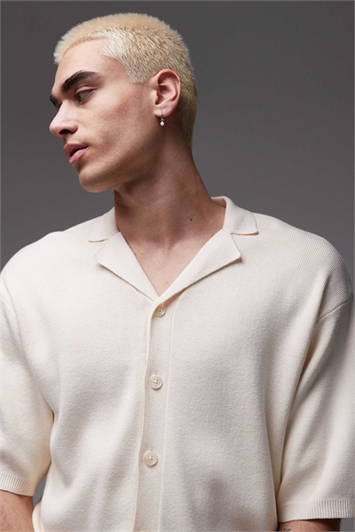 Вязаное поло с отложным воротником цвета экрю артикул 139677136