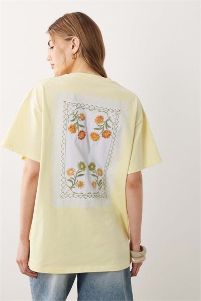 Футболка с цветочным принтом и вышивкой артикул 155843753