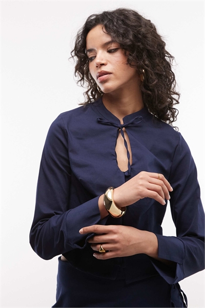 Комплект из блузки с вырезом «ключевая дырка» и брюк артикул 155624391