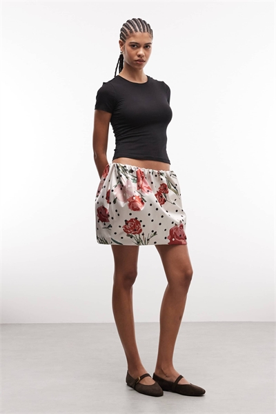 Мини-юбка из атласа с фактурной поверхностью артикул 155576314