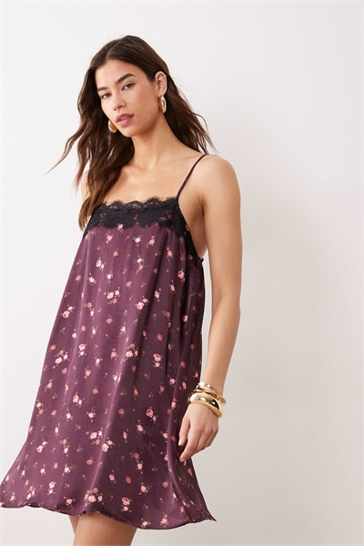 Мини-платье-топ с атласной и кружевной отделкой артикул 155585152