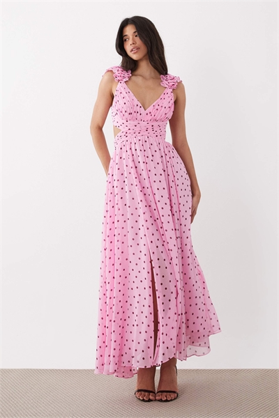 Макси-платье с шифоновыми оборками на плечах в розовую горошку артикул 153280459