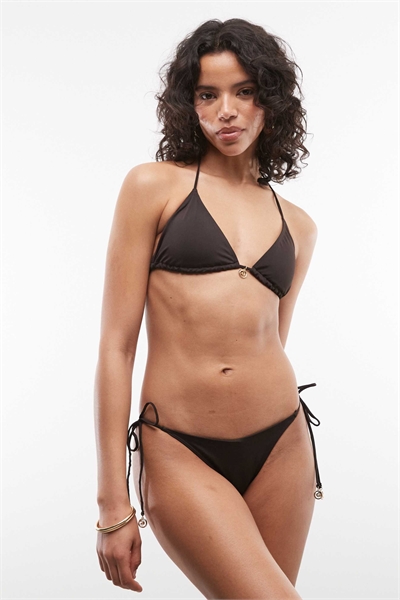 Комплект из топа и бикини-трусиков с завязками по бокам артикул 155696930