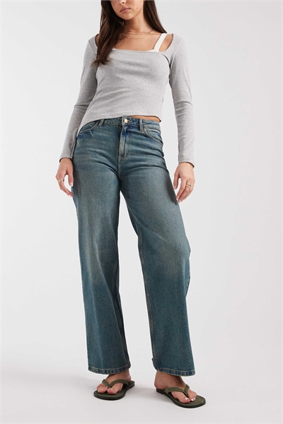 Джинсы средней посадки свободного прямого кроя артикул 155110341