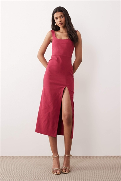 Платье средней длины из бенгалина с круглым вырезом и разрезом на бедре артикул 155442375