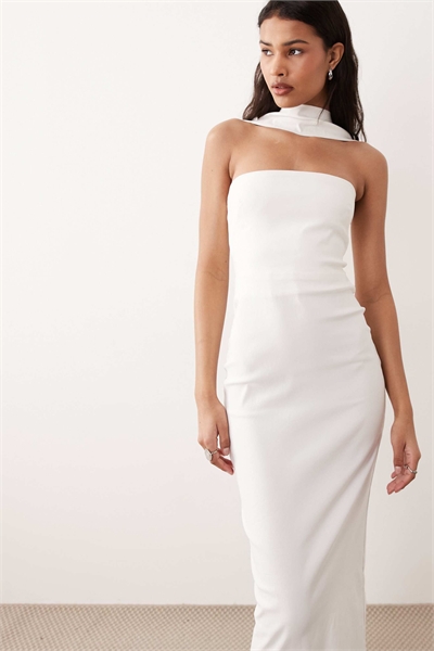 Макси-платье из бенгалина с бандо-лифом, колье-чокером и пуговицами на спине артикул 155442385