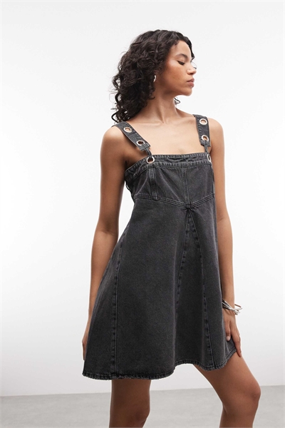 Мини-платье из денима с асимметричным вырезом артикул 155771914