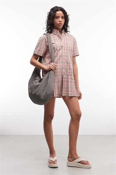 Мини-платье-рубашка с плиссировкой артикул 155772241