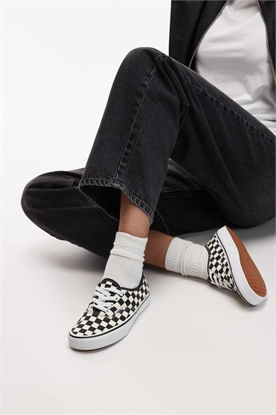 Оригинальные кроссовки артикул 153721214