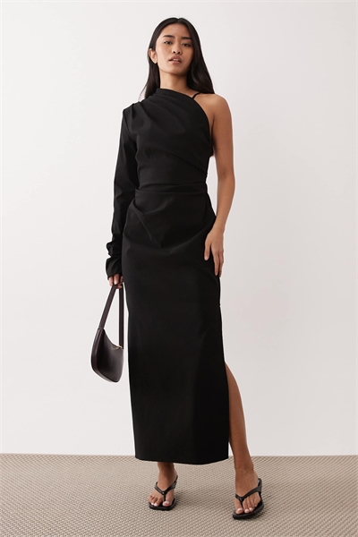 Черное платье-миди с одним плечом артикул 154311082