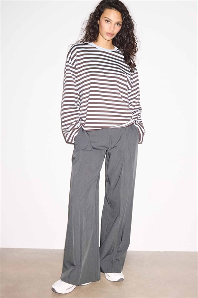 Стильные брюки с поясом артикул 156373772