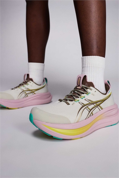 Кроссовки для бега Gel-Nimbus 28 TR артикул 153246807