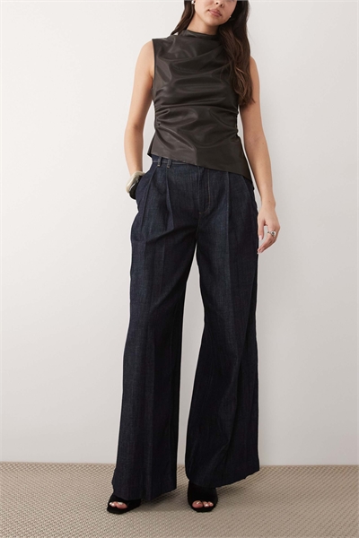 Джинсы Artemide с широкими брючинами и складками спереди, 100% хлопок артикул 156174045