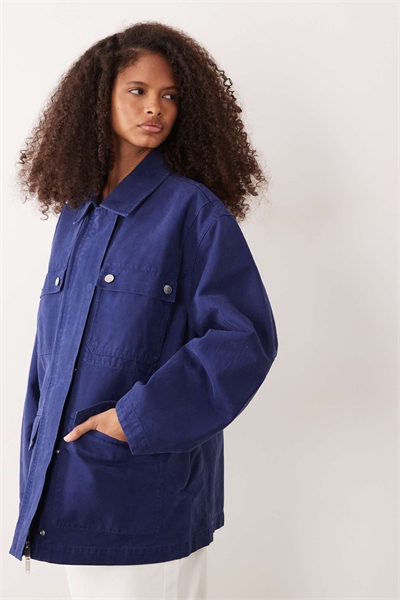 Практичная куртка в стиле «барн» артикул 155575274