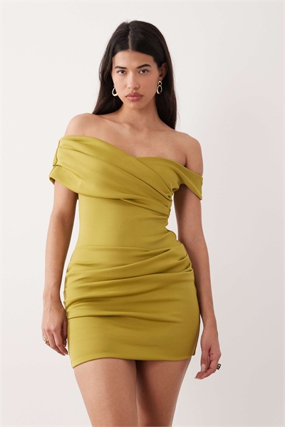 Мини-платье с сборками артикул 155158870