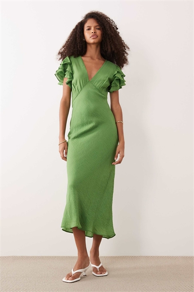 Платье средней длины с воротником-V и рукавами-крылышками с рюшами Layla, зеленое артикул 153888218