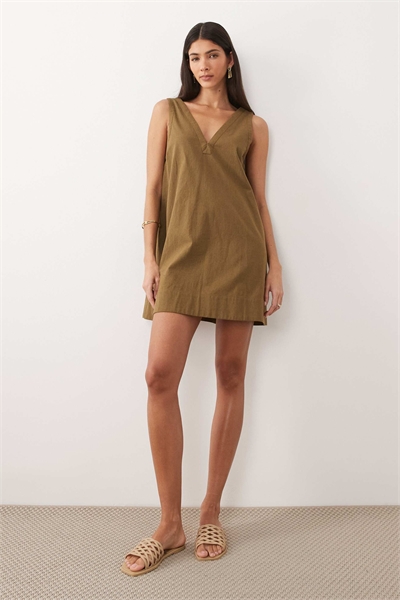 Мини-сарафан с рюшами на шее артикул 152830664