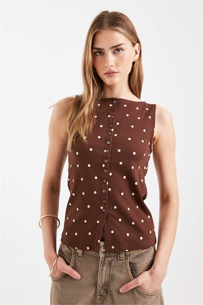 Топ с горловиной «лодочка» в горошек на пуговицах артикул 155322944