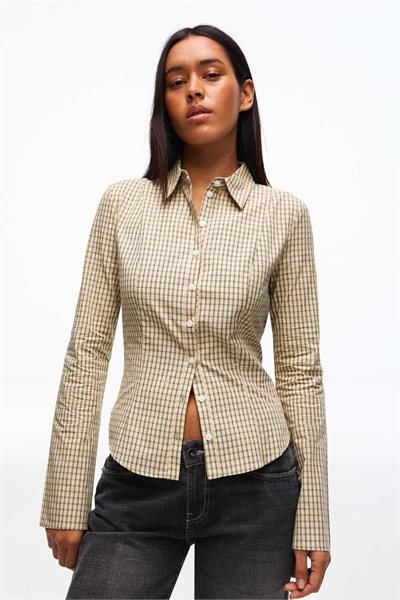 Рубашка с зауженным кроем и расклешенными рукавами артикул 155772614