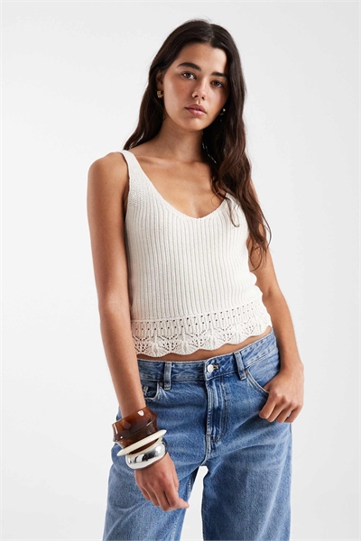 Жилет-топ с вышивкой артикул 155322992