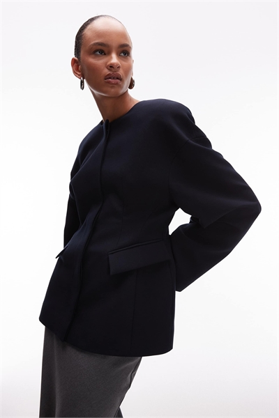 Блейзер с вырезанным воротником артикул 150563225