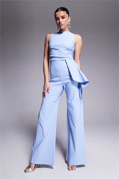 Комбинезон из бенгалина с высоким воротником, драпировкой по бокам и широкими брючинами артикул 146685296