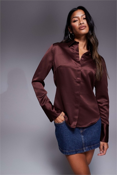 Приталенная атласная рубашка артикул 148522583