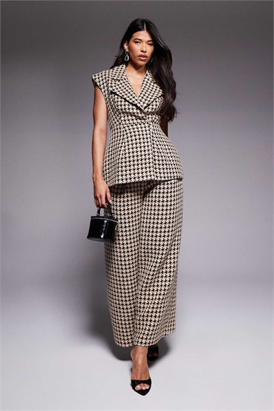 Брюки из коордированной ткани в клетку шоколадного цвета артикул 153662917