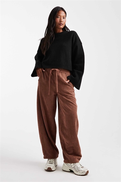 ASOS DESIGN Брюки-кюлоты из вельвета с широкими брючинами, модель Petite артикул 148603222