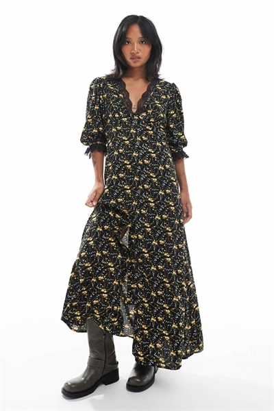 Макси-платье с кружевной отделкой и застежкой на пуговицах артикул 147405973