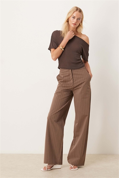 Высокие брюки с прямыми брючинами свободного кроя артикул 148817388