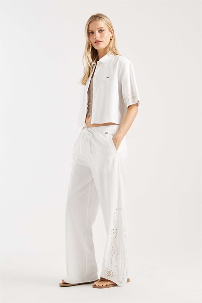 Льняные брюки с бродерией кремового цвета артикул 154159508
