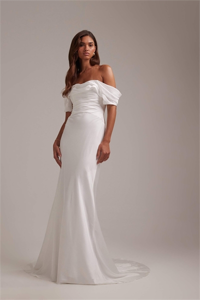 Свадебное платье макси из атласа с драпировкой Бардо цвета слоновой кости артикул 151958909