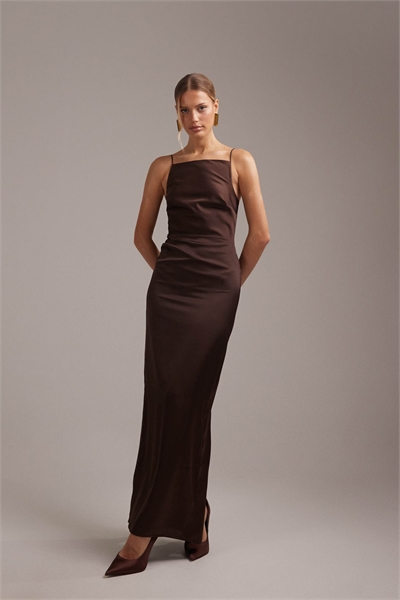 Макси-платье-футляр с высоким воротником и завязками на плечах для подружки невесты артикул 153080994