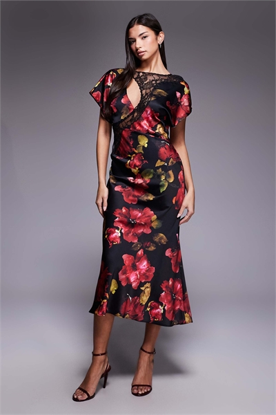 Макси-платье из атласа с косой кройкой и кружевной аппликацией на рукаве артикул 153153810